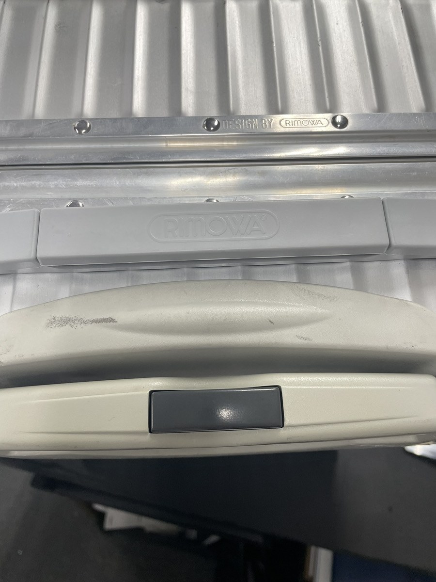 リモワ(RIMOWA)ケースハンドルの修理事例(純正品交換) 修理後