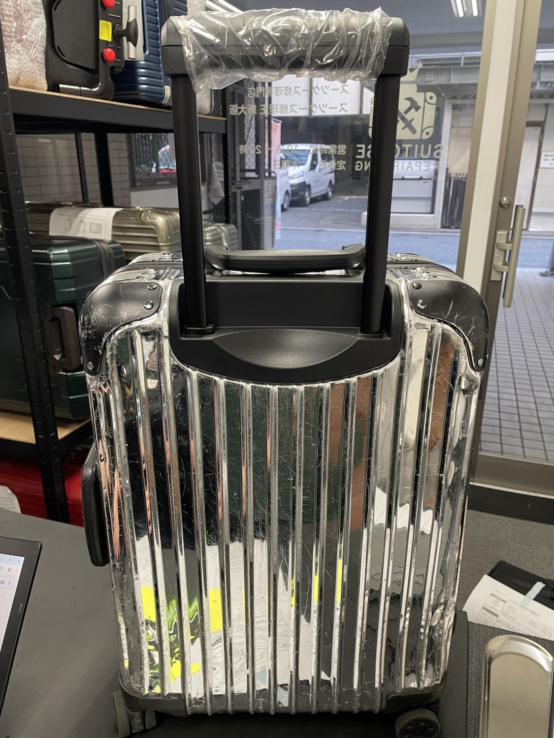 リモワ×モンクレール 伸縮ハンドル交換の修理事例(代用品交換) 修理後