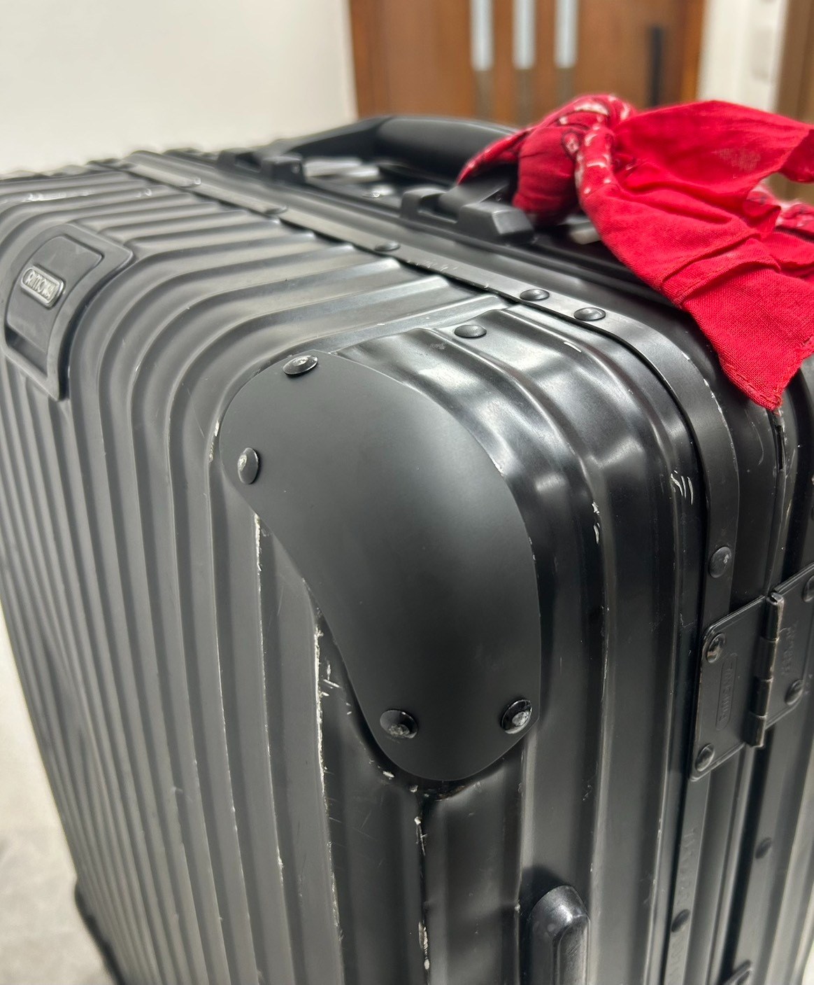 リモワ(RIMOWA)コーナープレート+ハウジング交換の修理事例 修理後
