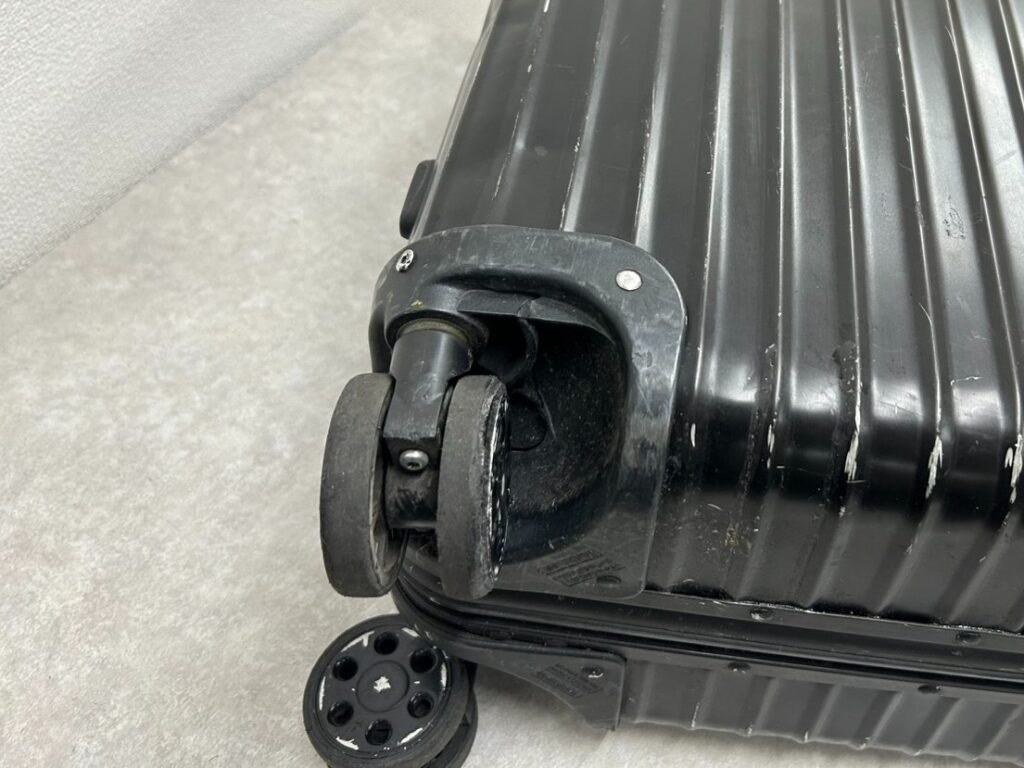 リモワ(RIMOWA)コーナープレート+ハウジング交換の修理事例 追加写真1